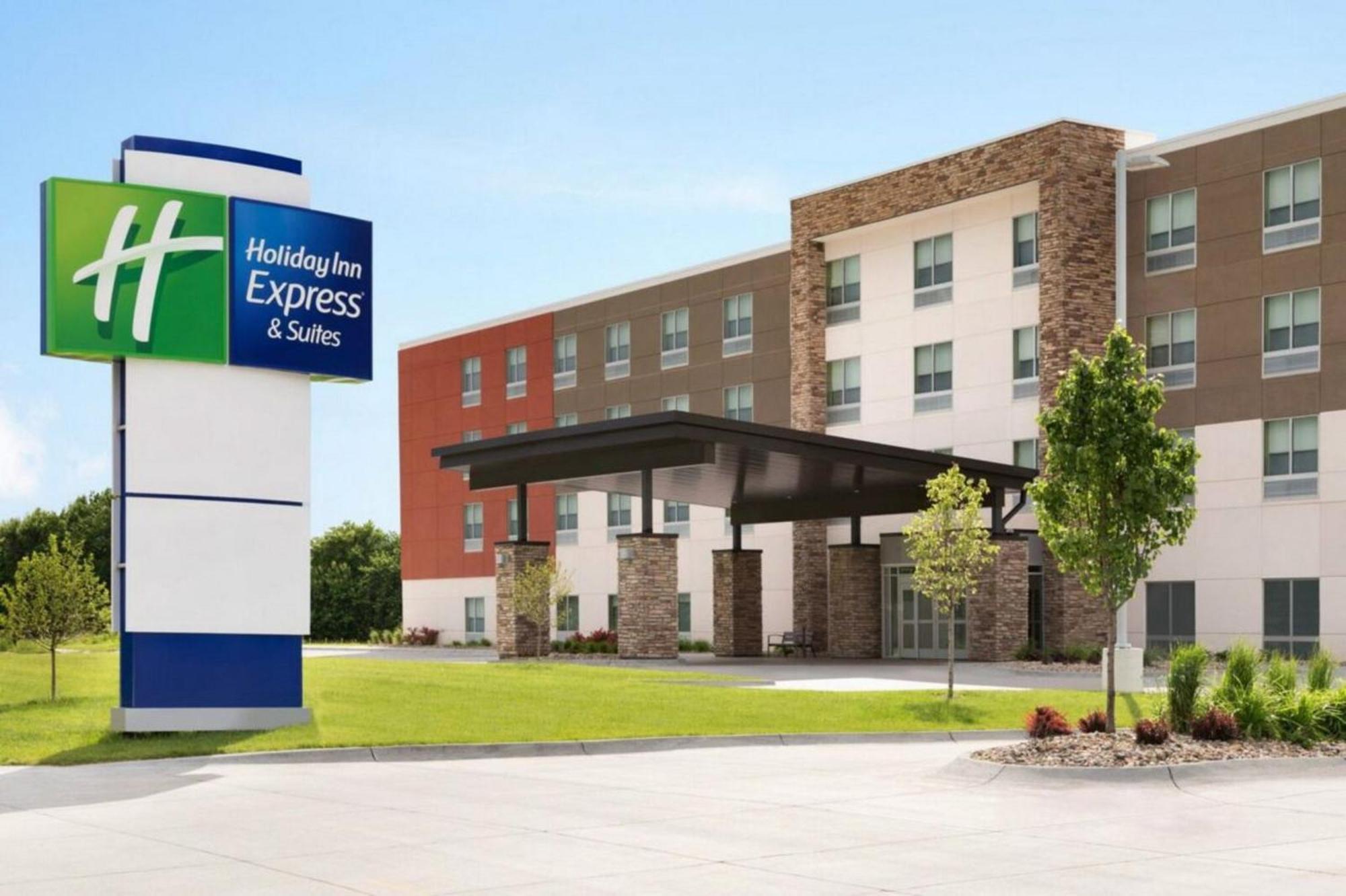 Holiday Inn Express & Suites Fresno Airport By Ihg Exteriér fotografie